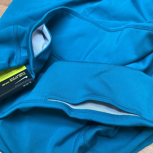 Nike Women's One Mid-Rise Crop Tights New with Tags - Picture 8 of 9